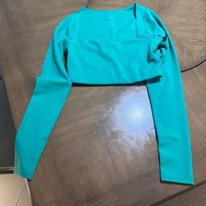 Girlfriend Collective Long Sleeved Crop Top